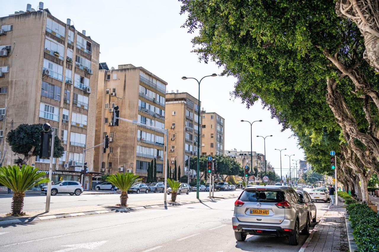 Windows On Netanya Luxury Penthouse Downtown Apartment Exterior photo